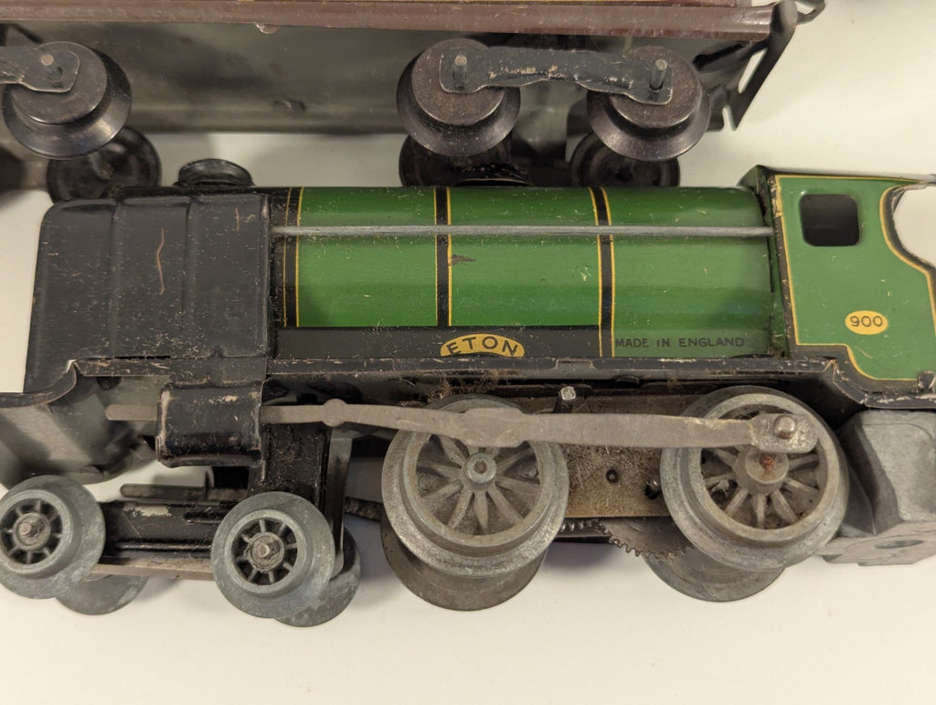 Hornby O Gauge Clockwork No. 2 Special Schools Class 'Eton' Passenger Set Train