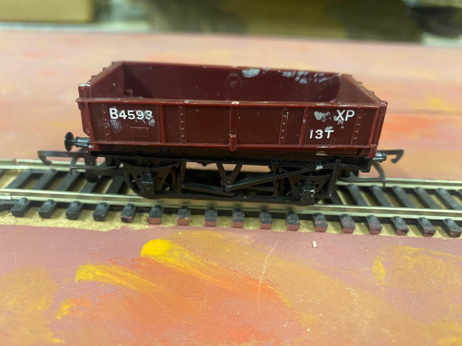 TRIANG R113 BR MAROON GOODS WAGON B4593 with DROP SIDE