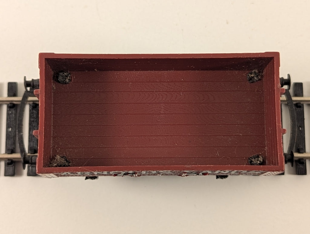 Hornby OO Gauge 5 Plank Open Wagon – “Arnolds Sands”