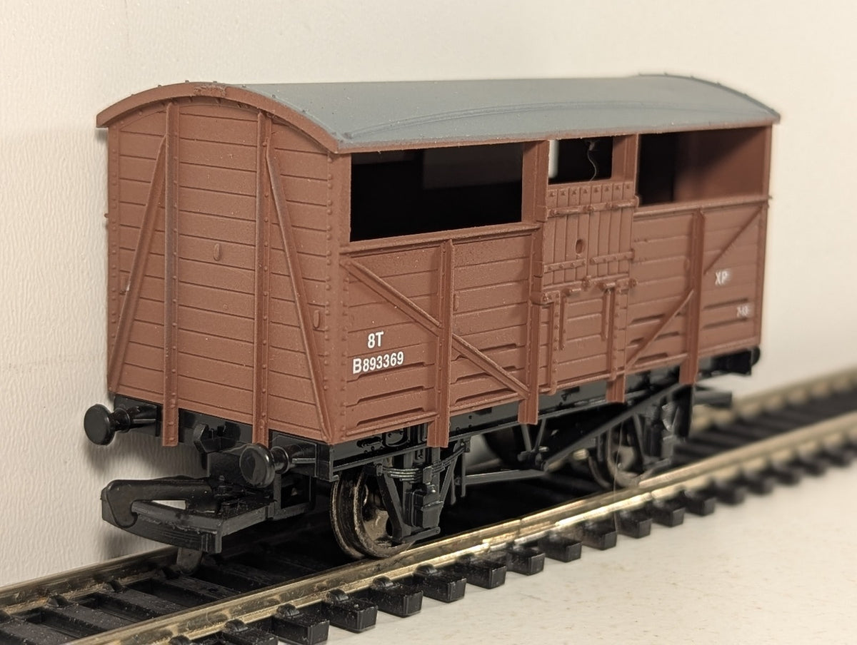 Dapol OO Gauge BR Cattle Wagon Goods Wagon B893369 BR Bauxite B501