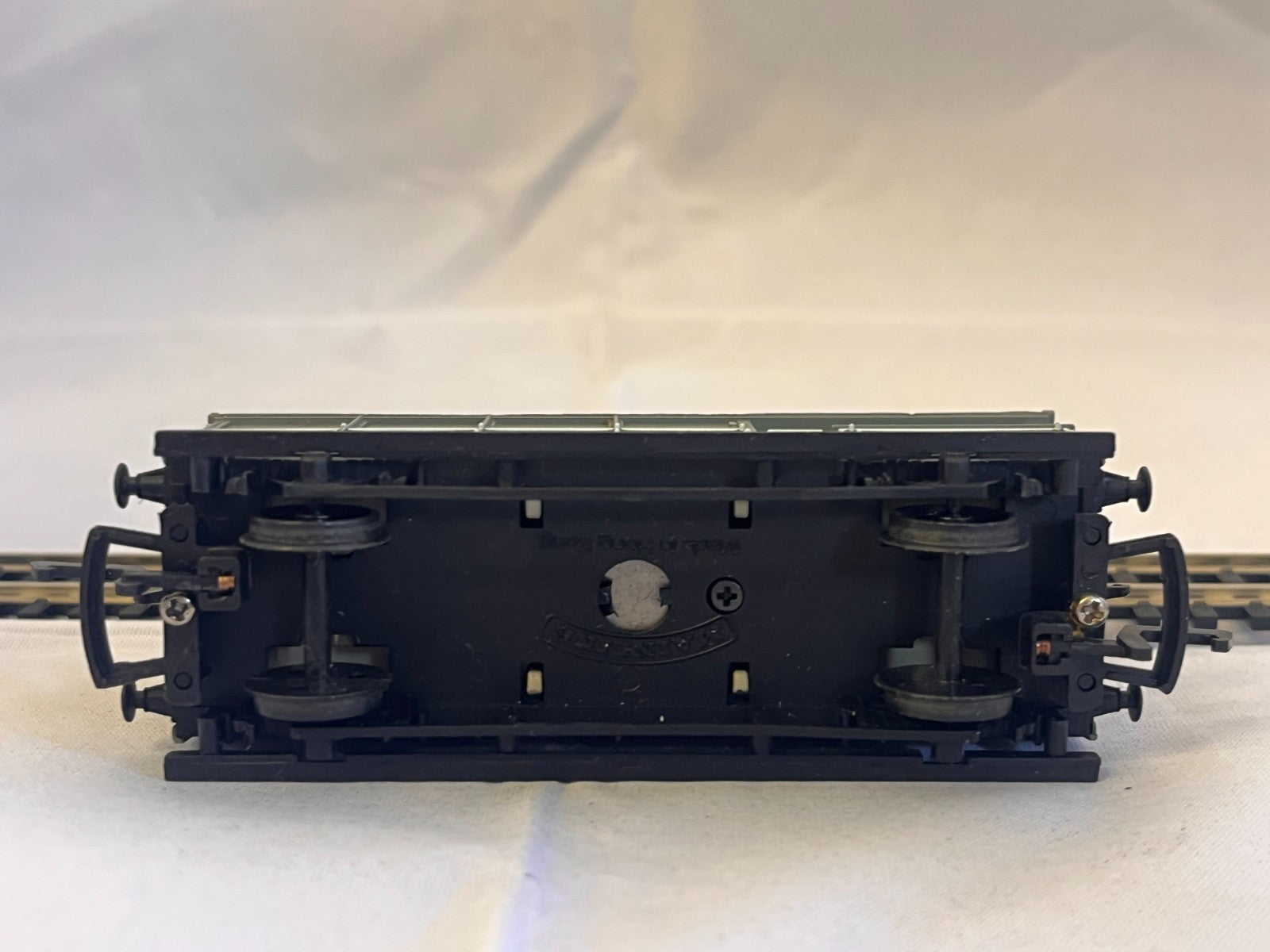 Mainline OO Gauge 20T Toad Brake Van Grey