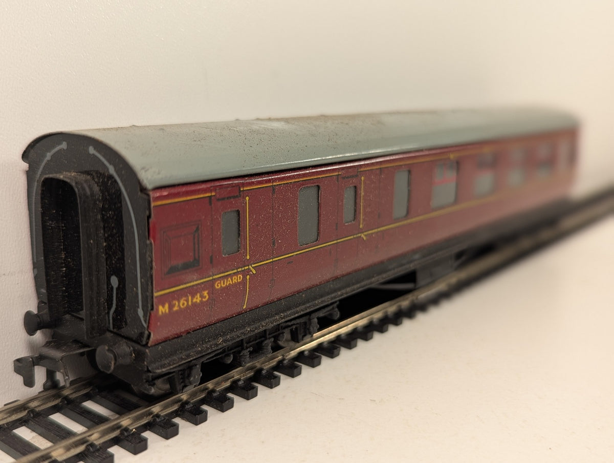 Hornby Dublo OO Gauge D12 BR Maroon Brake Third Corridor Coach Passenger Coach
