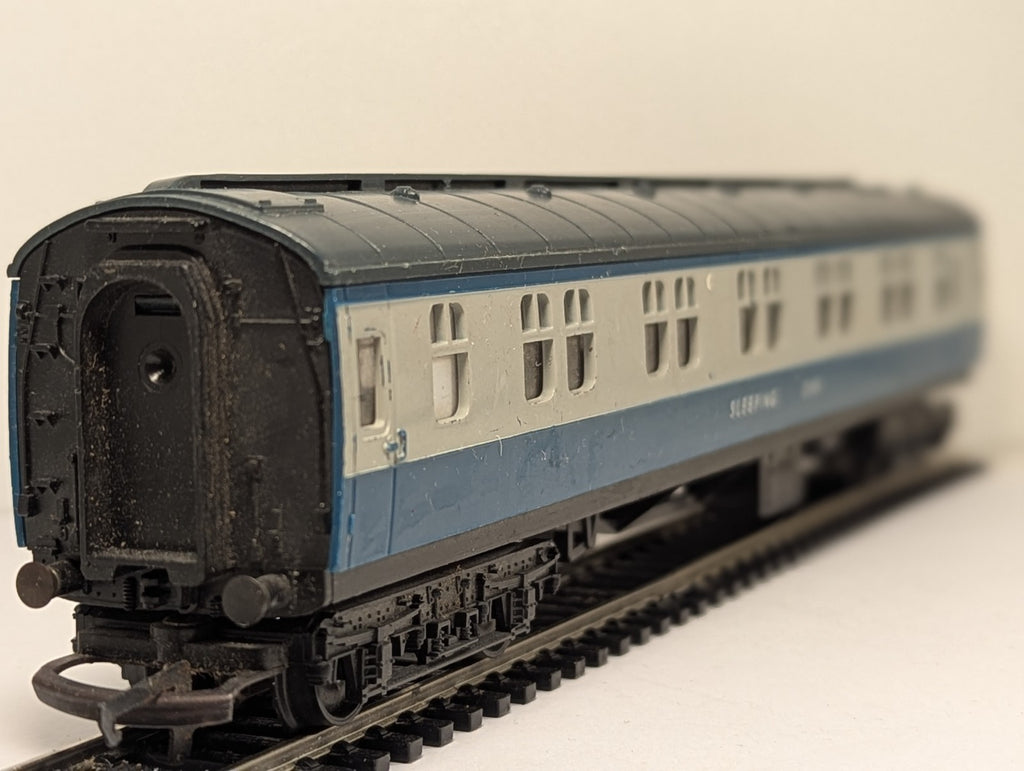 Hornby R339 OO Gauge BR Blue/Grey Mk1 Sleeper Coach No. 2510