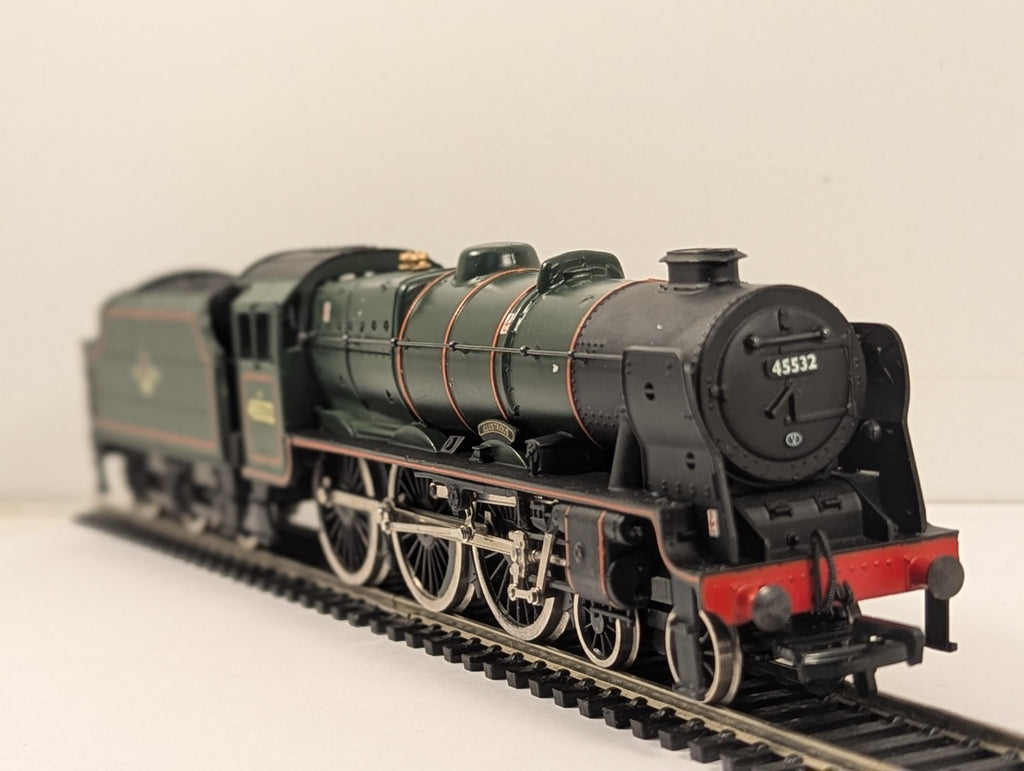 Mainline OO Gauge Rebuilt Patriot Class 'Illustrious' Steam Locomotive