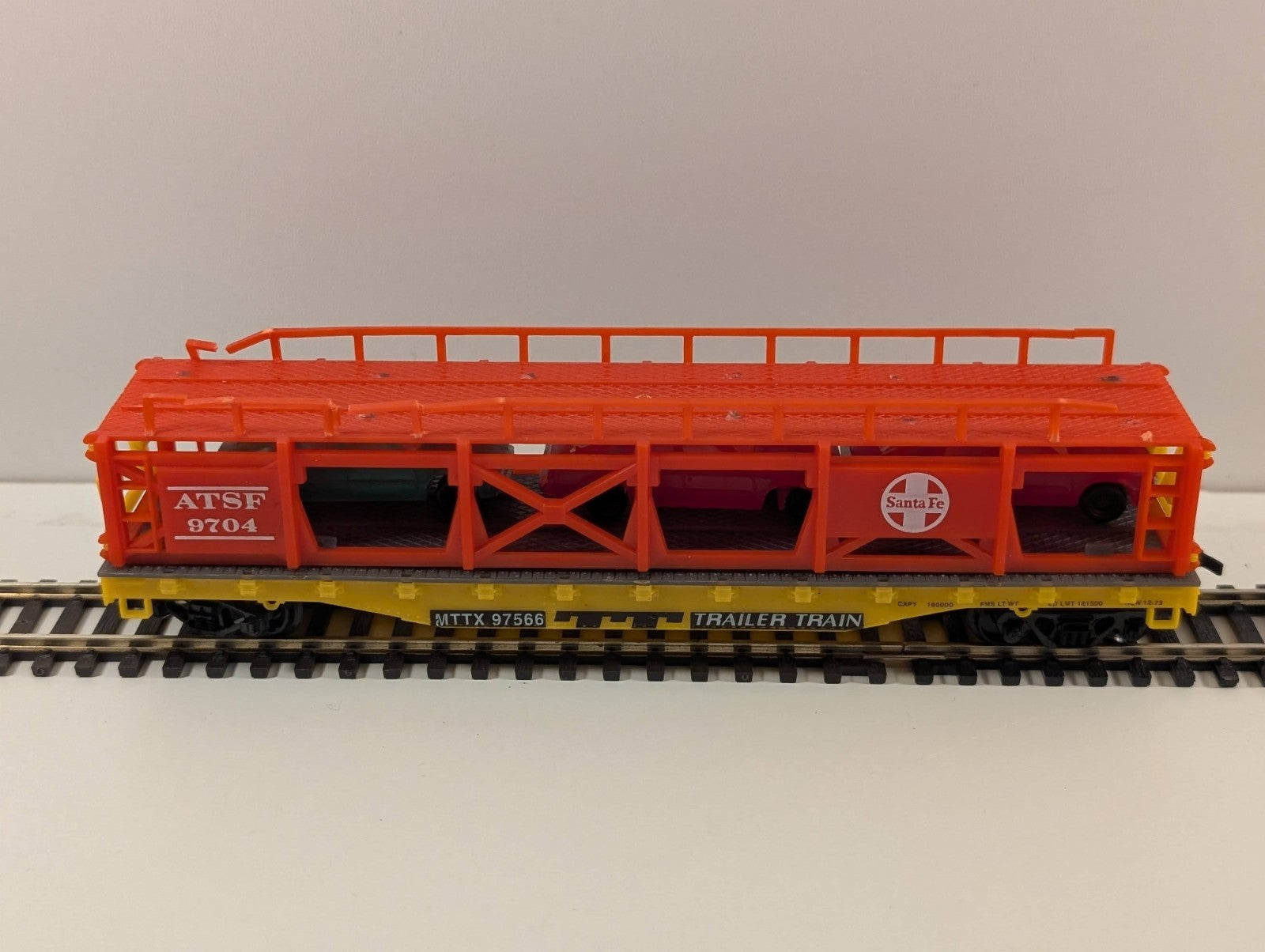 Life-Like HO Scale Auto-Rack Flat Car – For Restoration