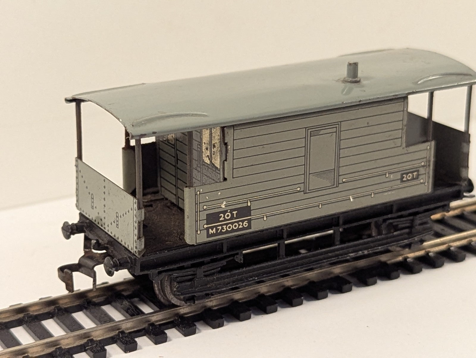 Hornby Dublo OO Gauge BR 20 Ton Goods Brake Van