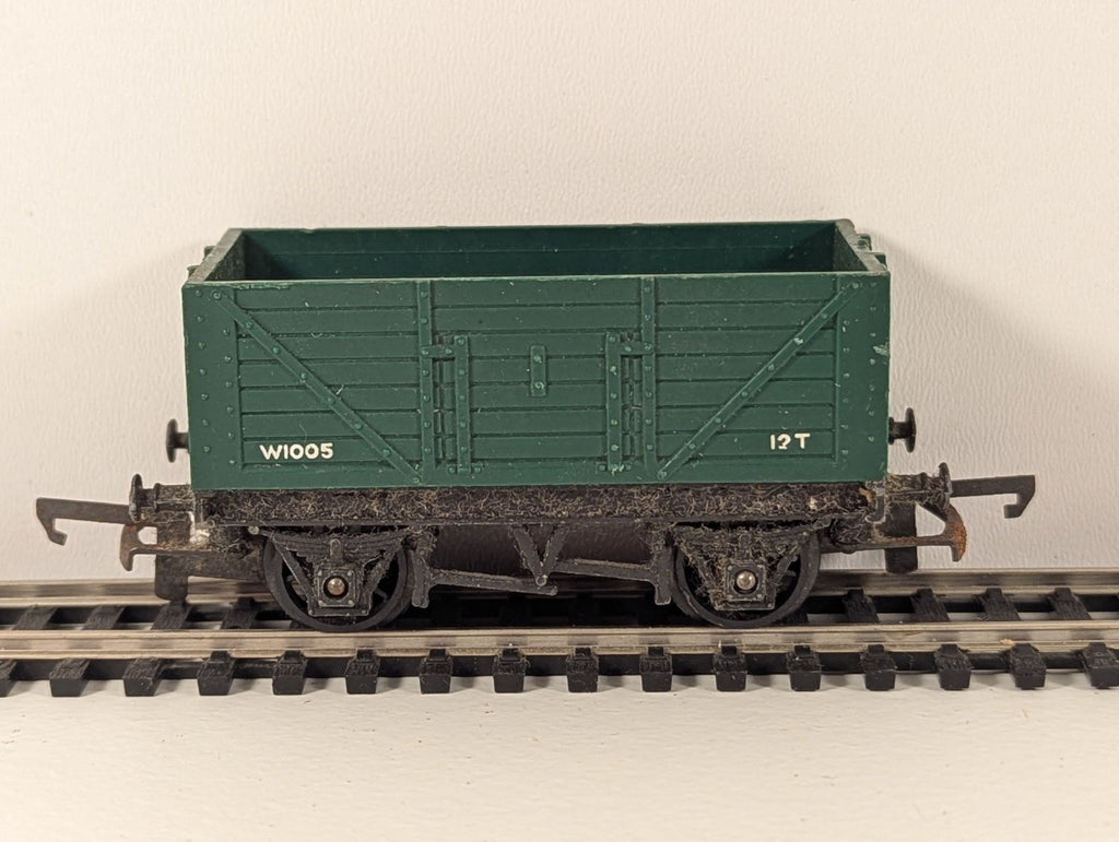 Tri-ang W1005 12T Open Wagon – Needs a Clean