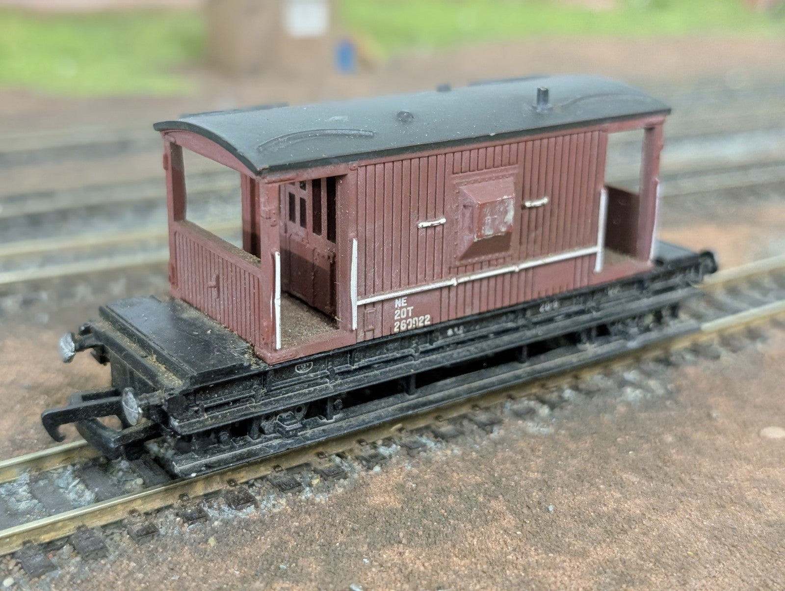 Bachmann 33-352 20 Ton 16ft. Standard Brake Van 260922 in NE Brown Livery