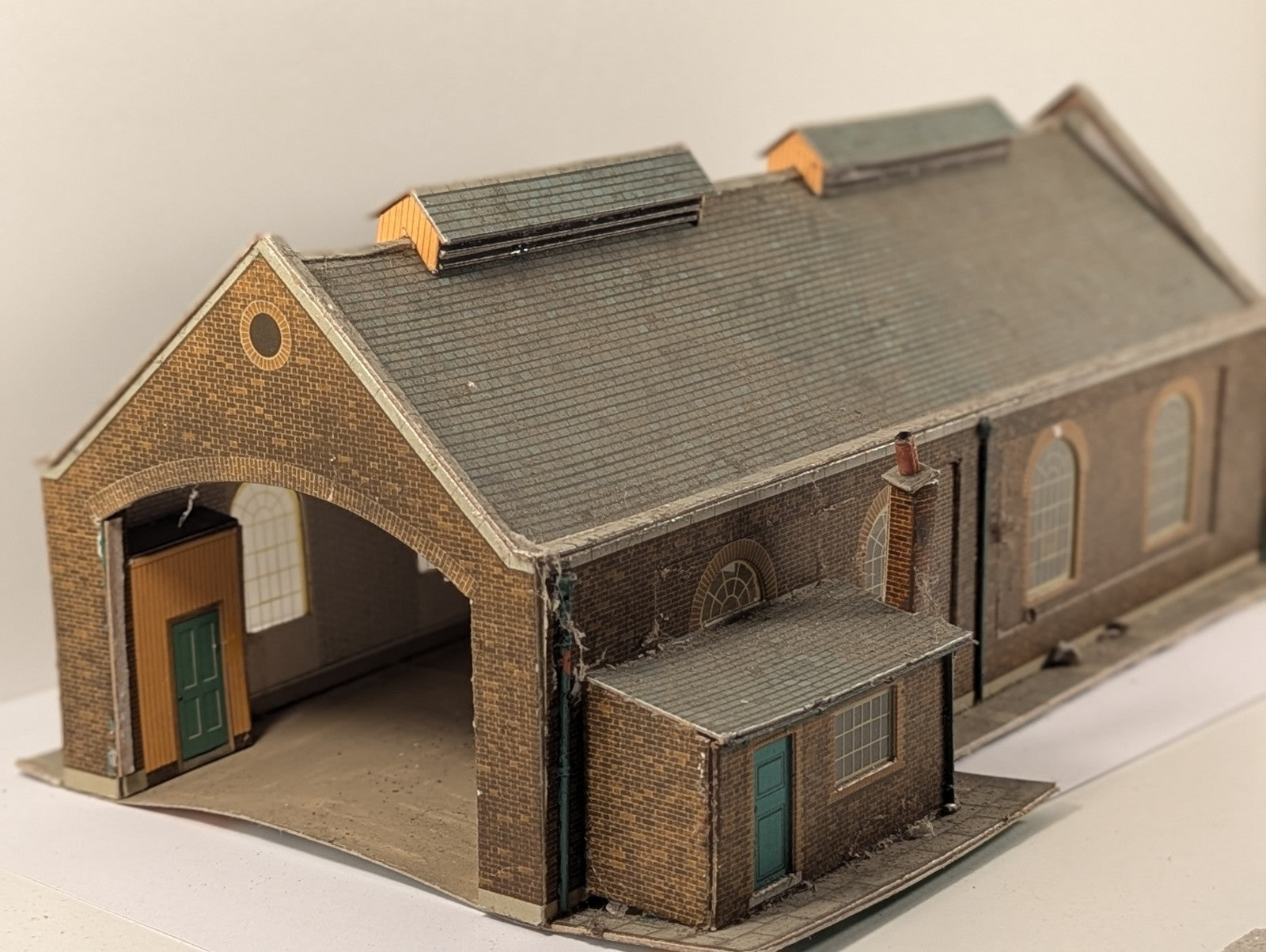 Superquick Two Track Engine Shed Built Card Kit