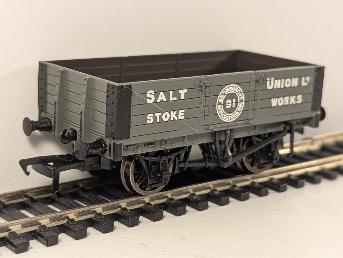 Bachmann Branchline 37-062 OO Gauge 5 Plank Wagon Salt Union Ltd
