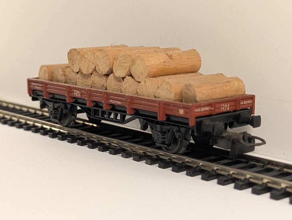 Liliput L235095 HO Gauge Flatbed Freight Wagon with Wood Load - Boxed