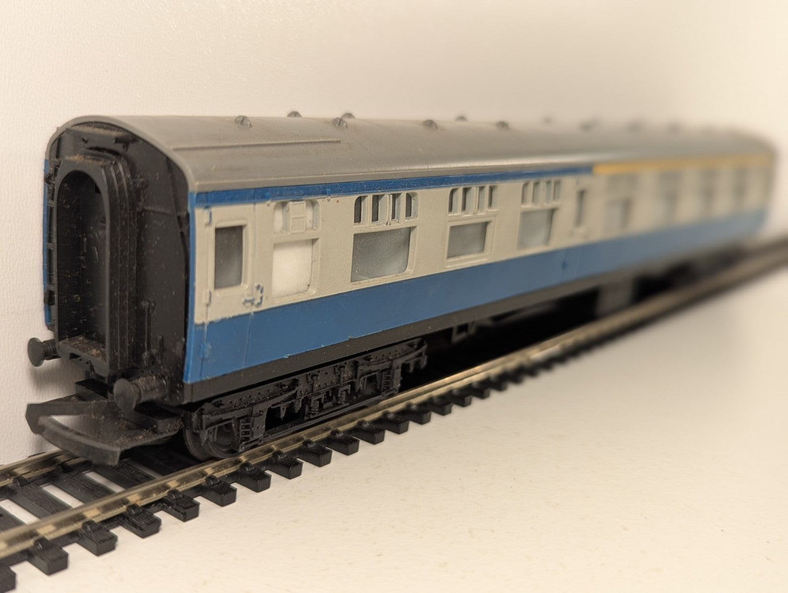 Tri-ang OO Gauge BR Blue & Grey Composite Coach