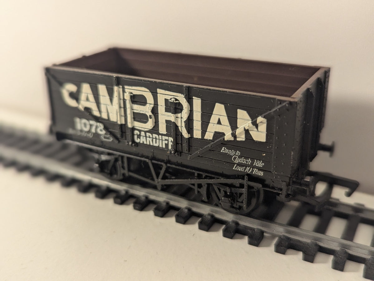 Mainline OO Cambrian Cardiff 7 Plank Wagon 1078