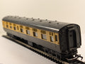 Tri-ang OO Gauge GWR Passenger Coach 5015 GWR Chocolate and Cream