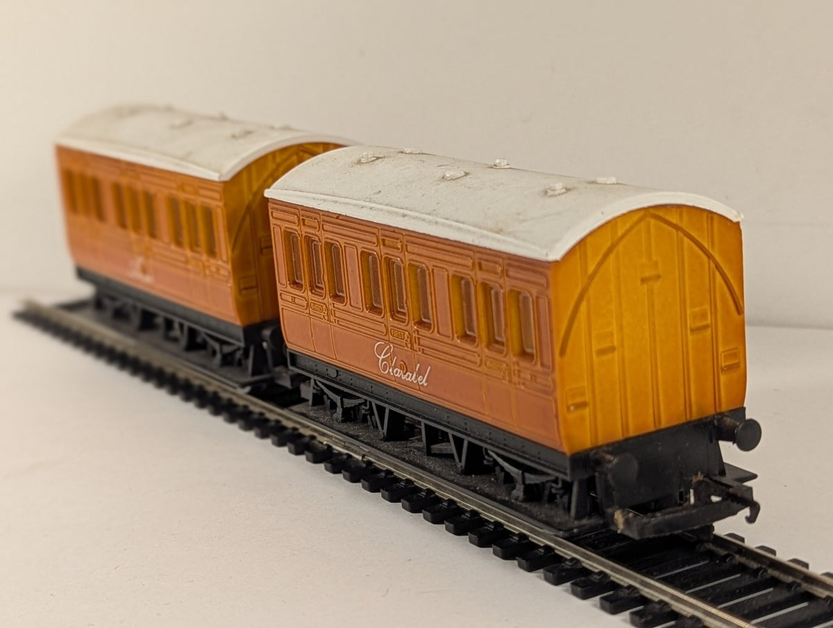 Hornby OO Gauge Annie and Clarabel Coaches Orange R110 / R112