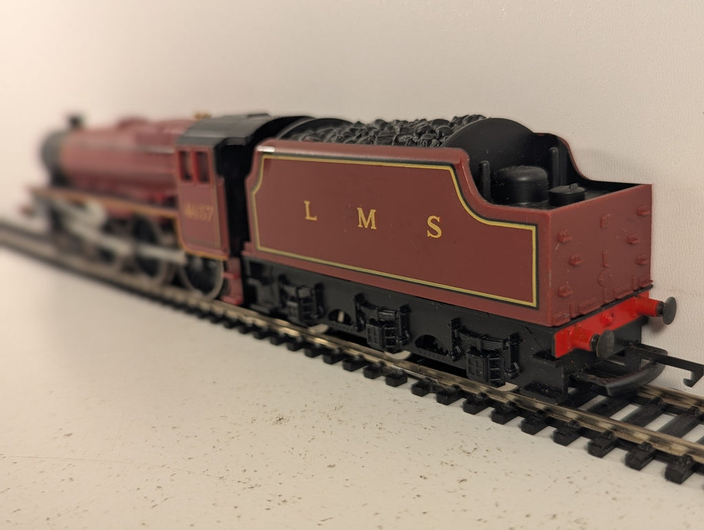 Hornby OO Gauge LMS Class 5 Locomotive 4657 LMS Maroon R859