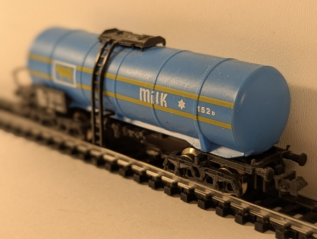 Lima N Gauge Milk Tank Wagon 152 D Blue