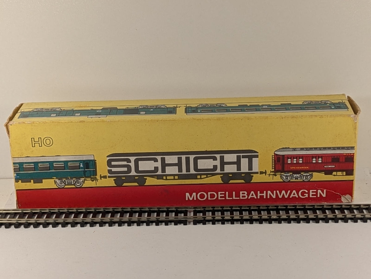 VEB Modellbahnwagen Dresden 426/935 HO Gauge D-Zug Oberlicht Coach