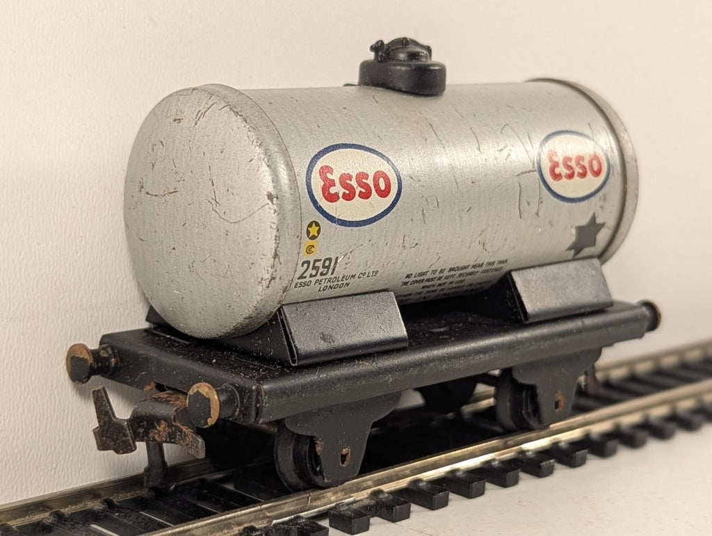 Hornby Dublo OO Gauge D1 Esso Petrol Tank Wagon 2591 Esso Silver