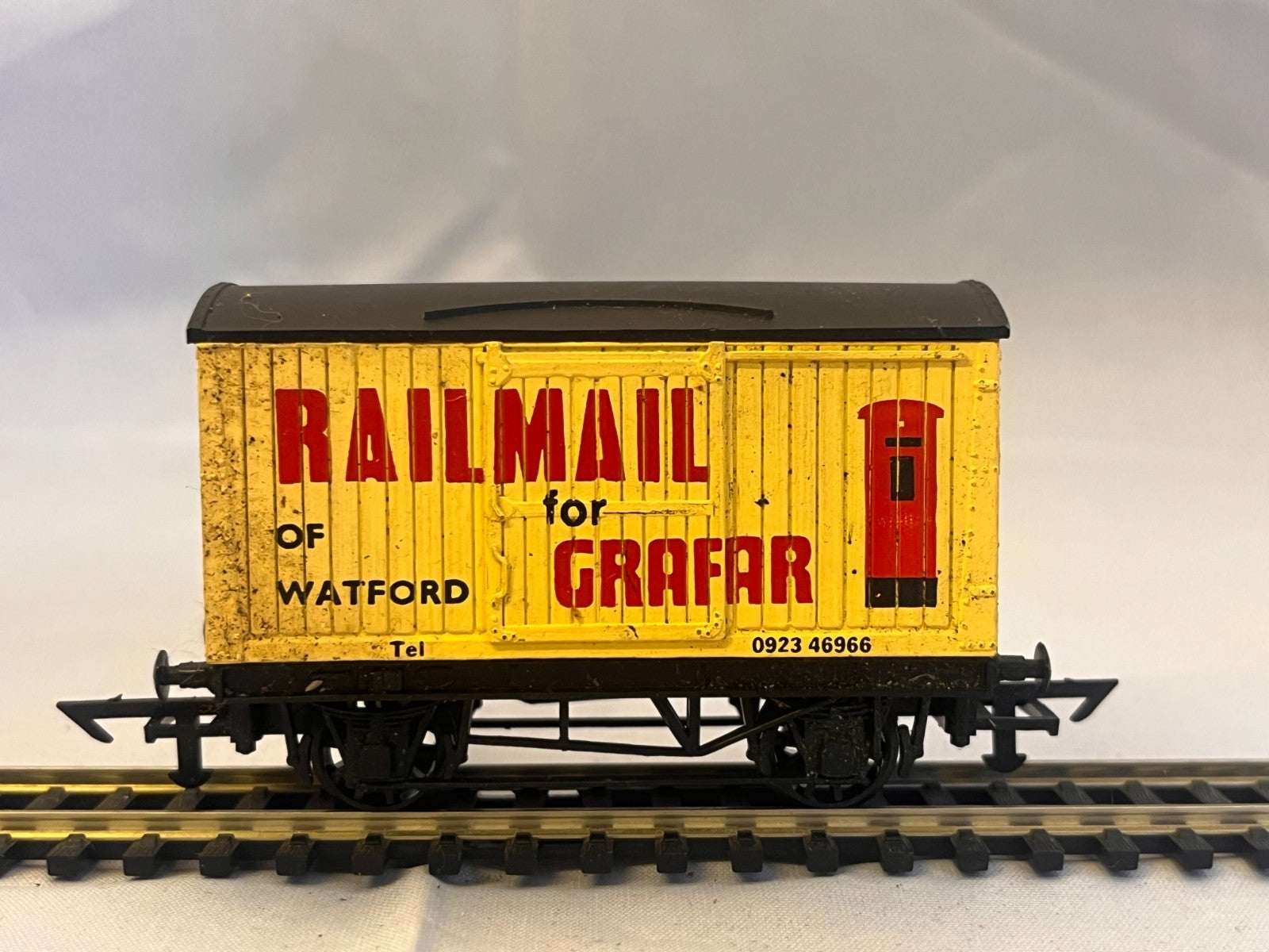 Graham Farish OO Gauge RailMail for Grafar Box Van