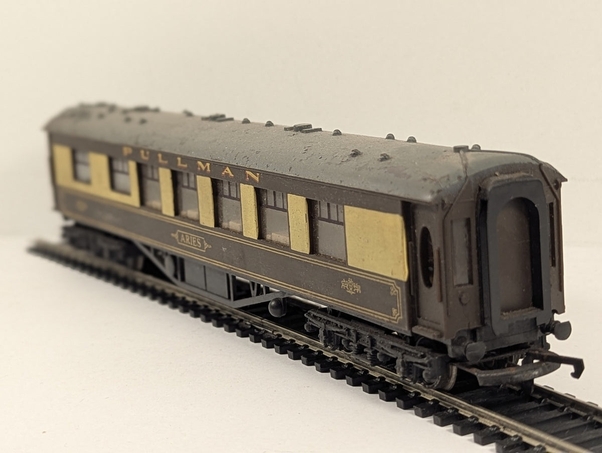 Wrenn OO Gauge Pullman Carriage 'Aries' Passenger Coach Pullman Brown & Cream
