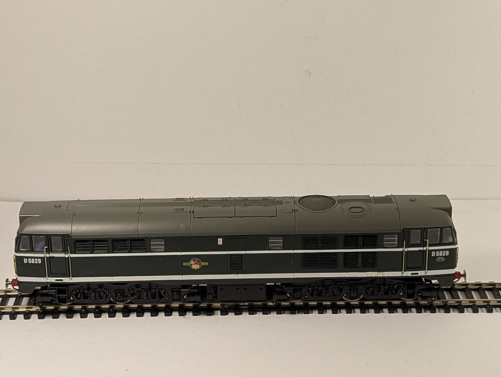 Hornby R3144A Class 31 D5829 in BR green with small yellow panel .