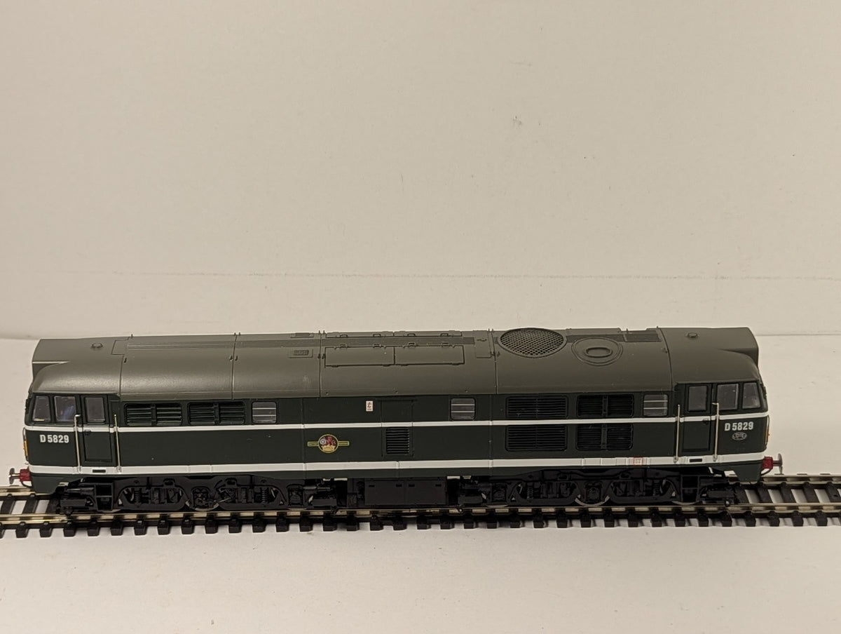 Hornby R3144A Class 31 D5829 in BR green with small yellow panel .