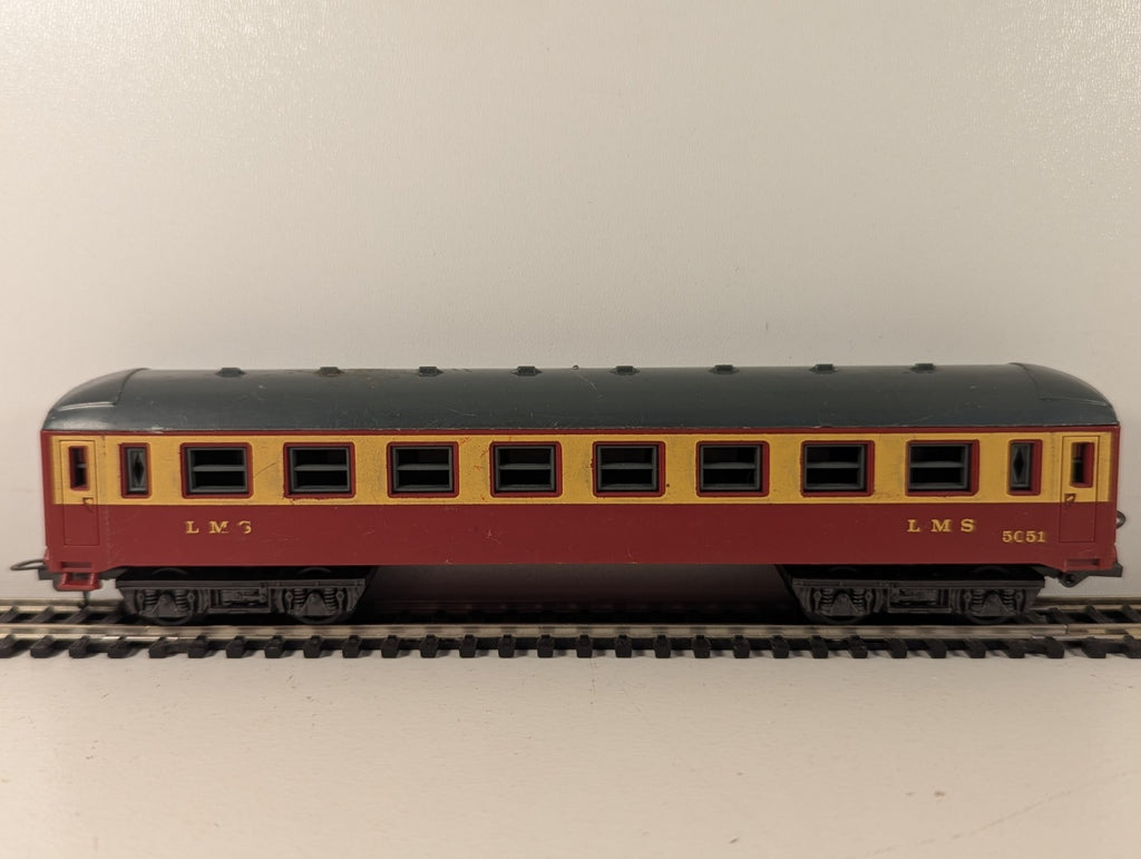 Lima HO Gauge LMS Red & Cream Passenger Coach