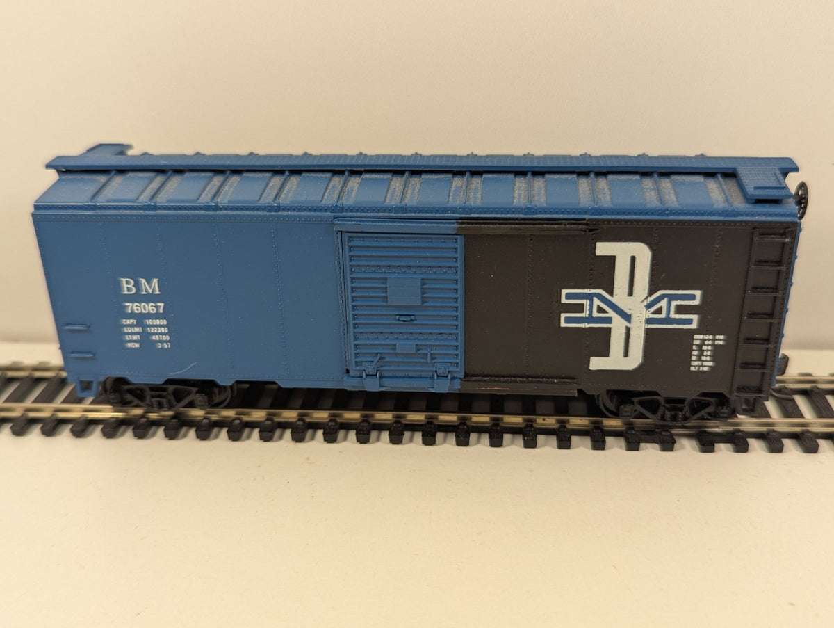Athearn HO Gauge 70324 Boston & Maine 40ft Boxcar Superior Door boxed