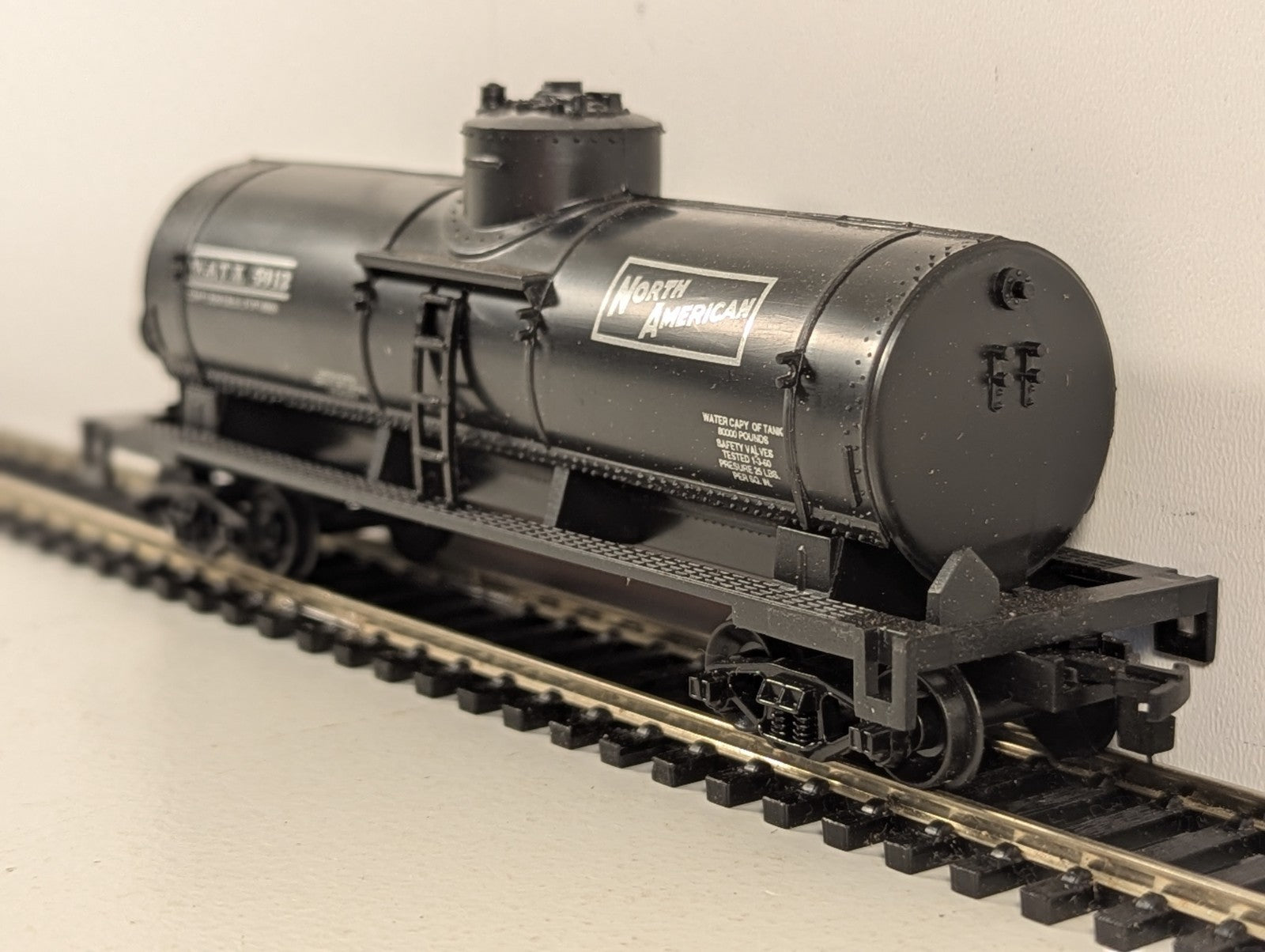 Industrial Rail HO Scale Single Dome Tank Car Tank Wagon 5912