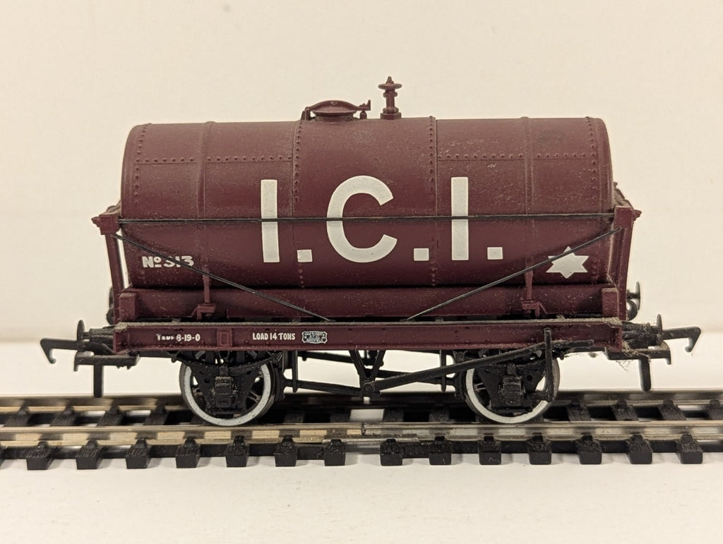Bachmann OO Gauge 14-Ton Tank Wagon Goods Wagon 313 ICI Maroon 37-081