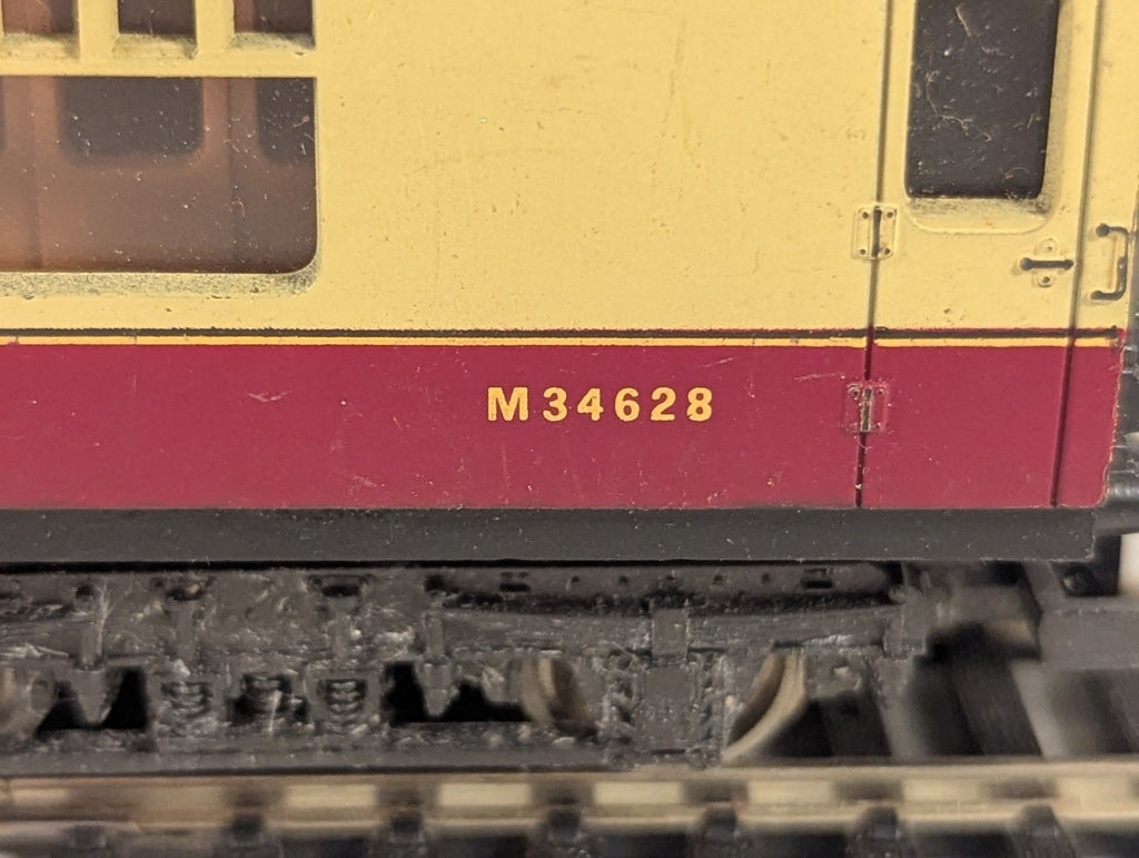 Lima OO Gauge BR Mk1 Corridor Composite Passenger Coach M34628