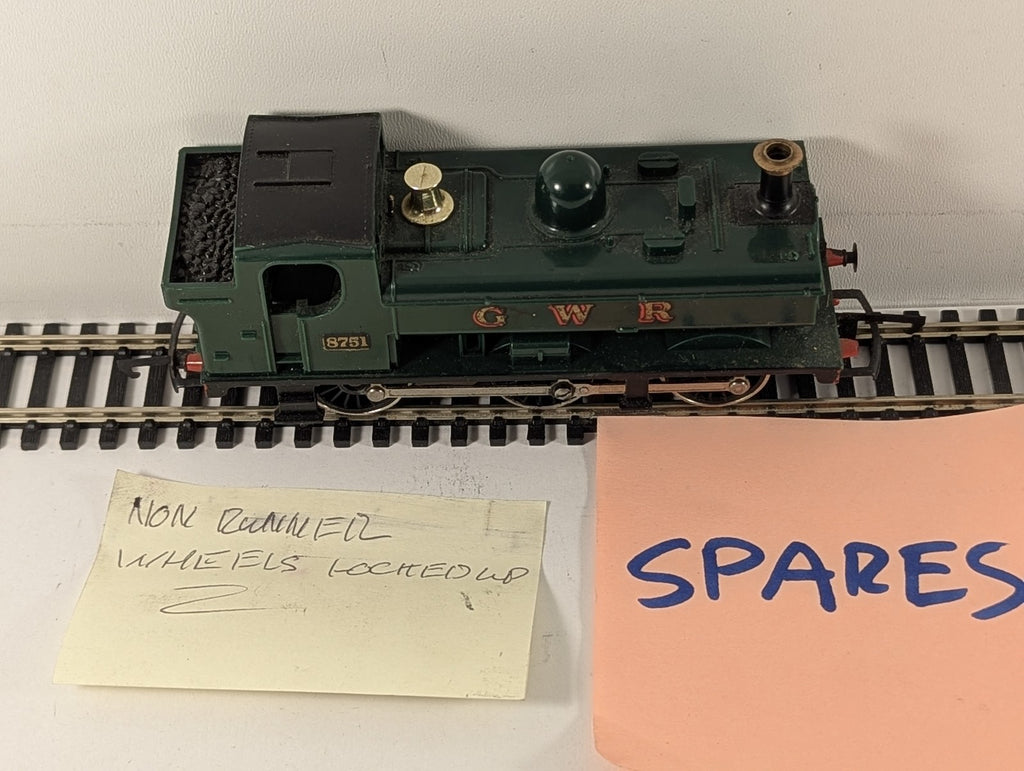 Hornby OO Gauge GWR Class 57xx 0-6-0 Pannier Tank Steam Locomotive 8751