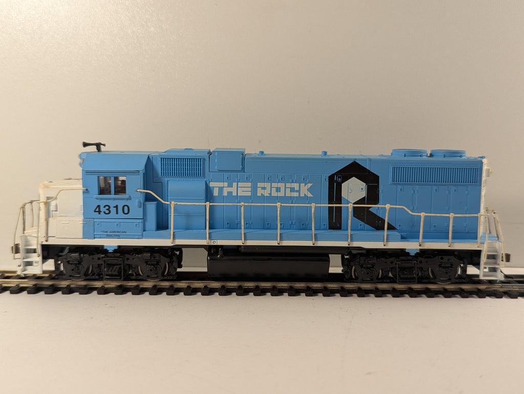 Athearn HO Gauge GP38-2 Powered Diesel Locomotive 4310 Rock Island Blue & White
