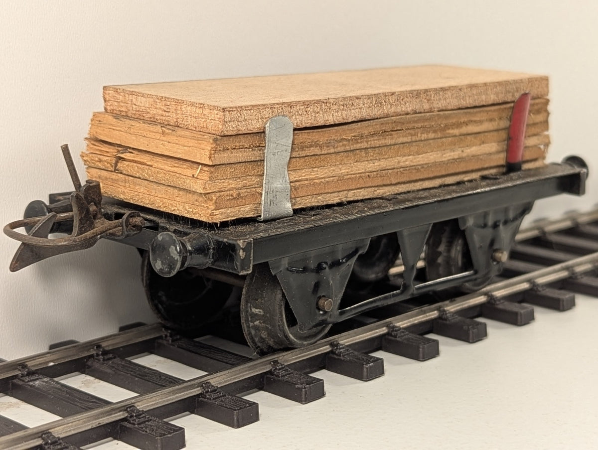 Hornby R175 O Gauge No.1 Timber Wagon with load
