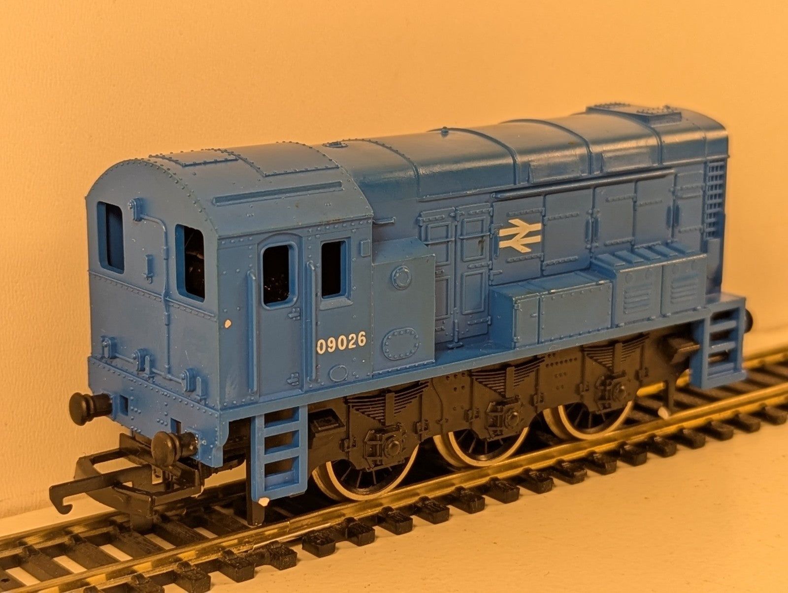 Lima OO Gauge Class 09 Diesel Shunter Blue Boxed