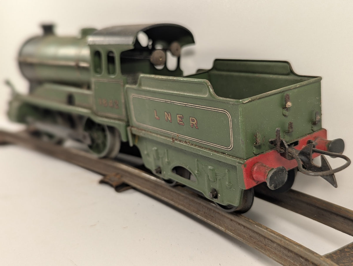 Hornby O Gauge No. 501 Locomotive and Tender Steam Locomotive 1842 LNER Green
