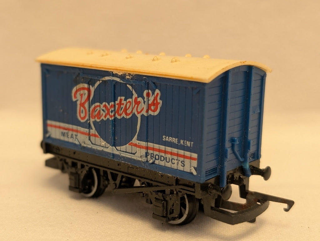 Hornby OO Gauge Baxter's Ventilated Van Goods Wagon Baxter's Meat Products