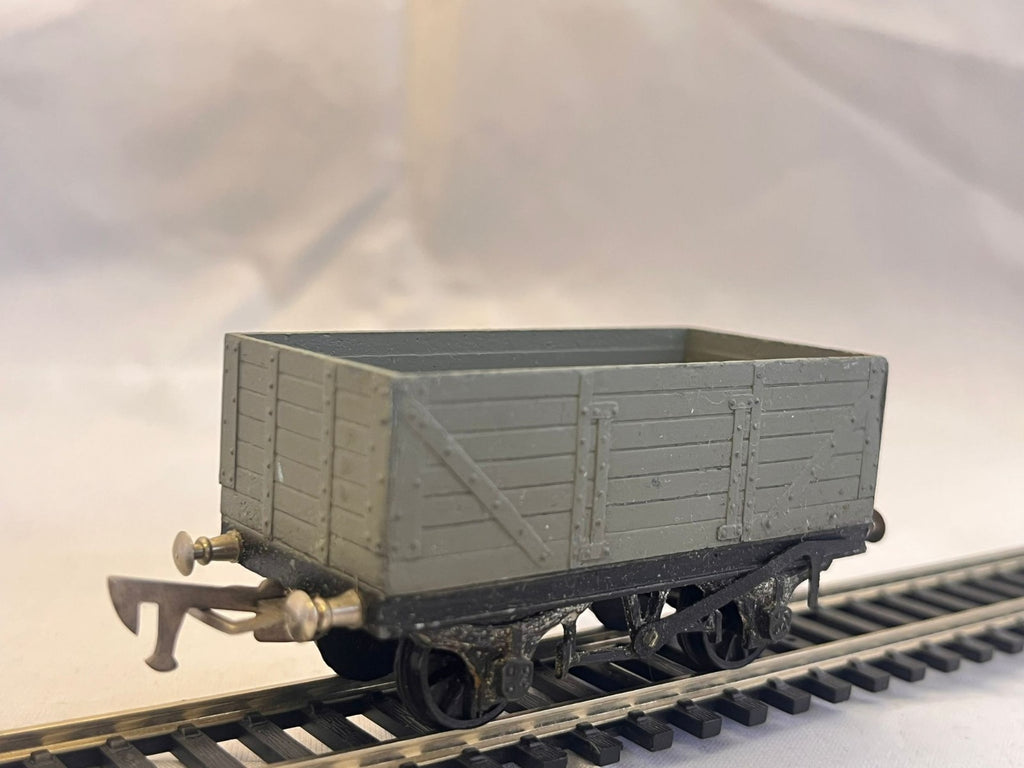 Graham Farrish 7 Plank Wagon Grey Finish