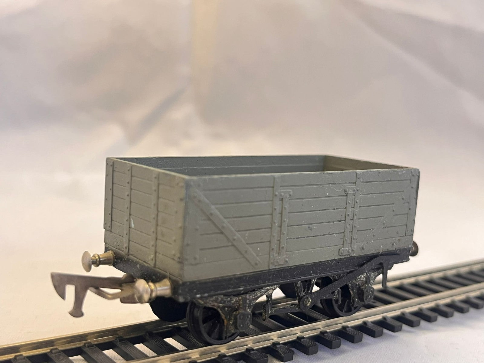 Graham Farrish 7 Plank Wagon Grey Finish