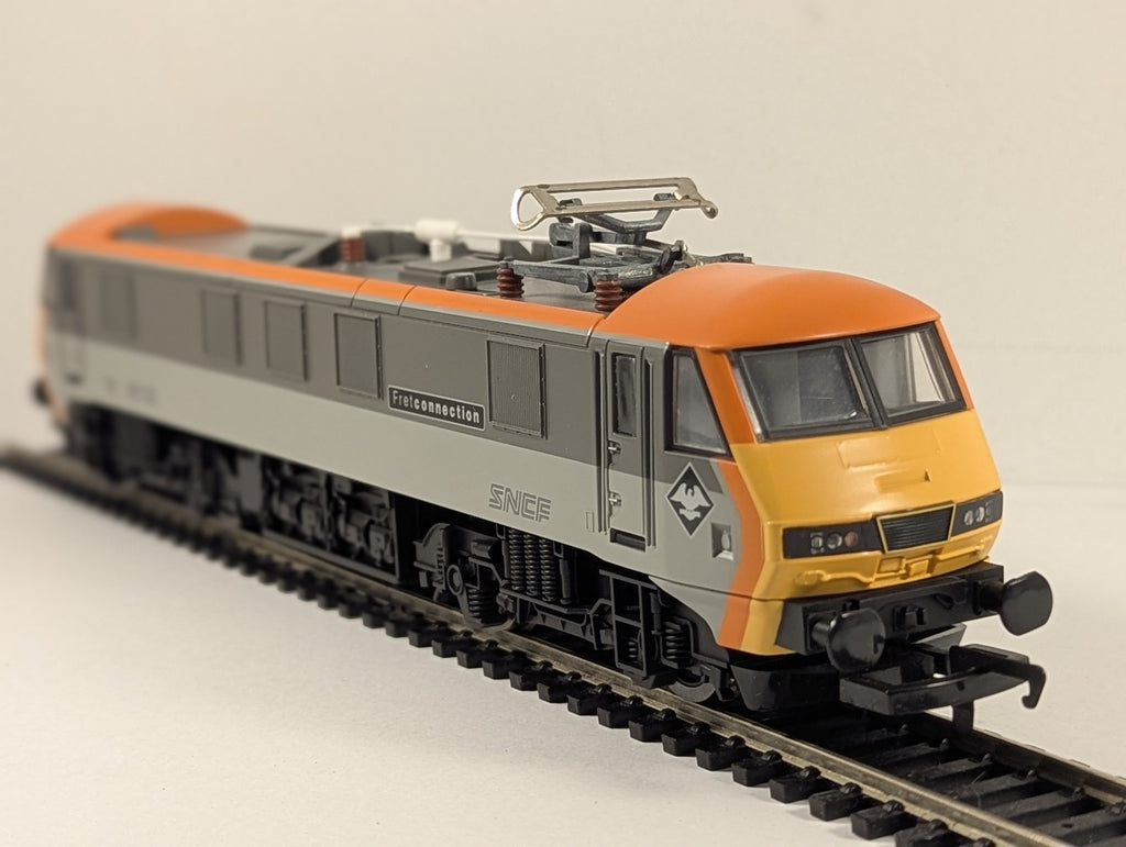 Hornby OO Gauge Class 90 '90130 Fretconnection' Electric Locomotive