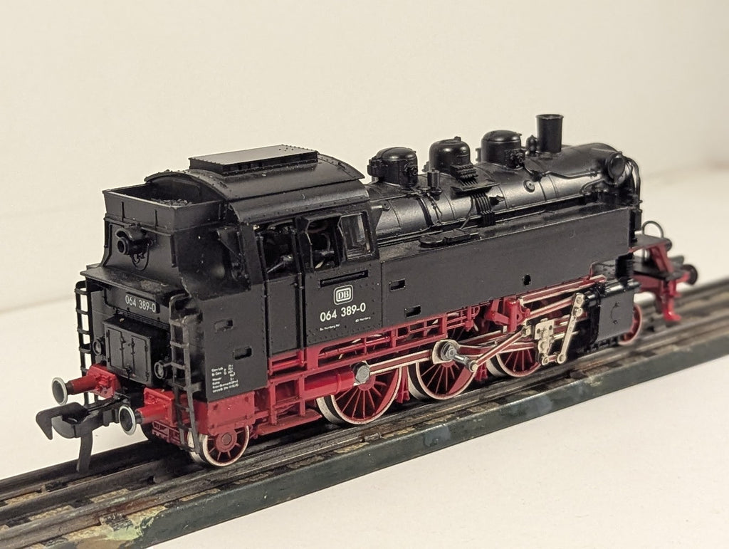 Fleischmann HO Gauge Class 064 Steam Locomotive 064 389-0 DB Black & Red