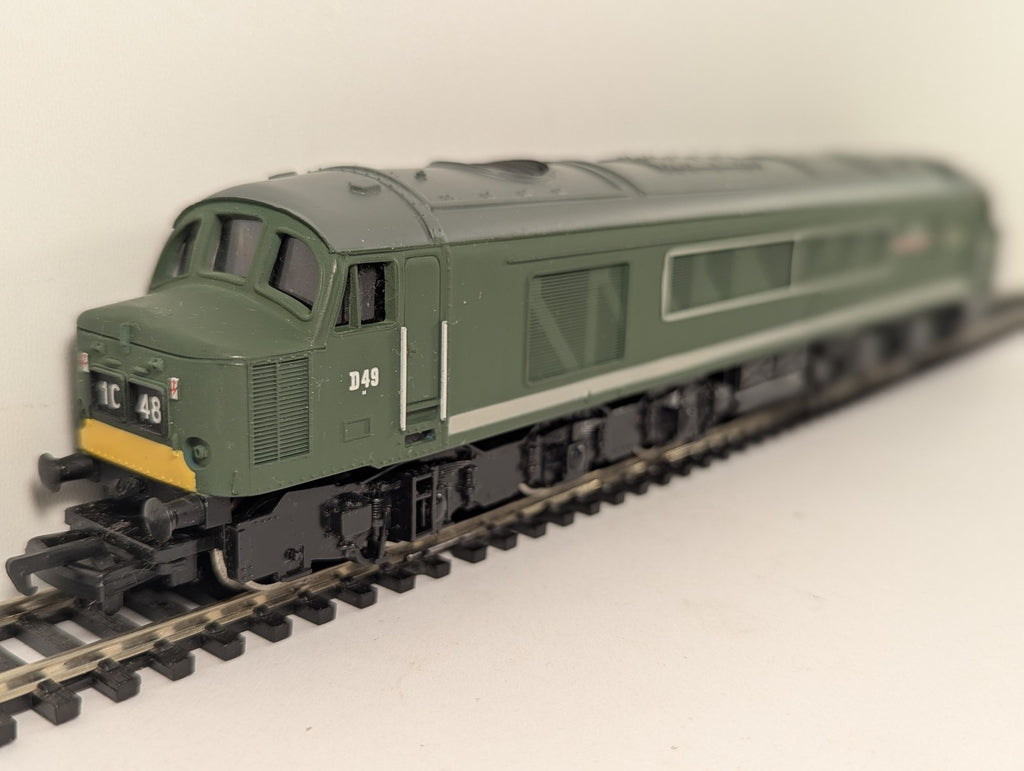 Mainline OO Gauge Class 45 D49 'The Manchester Regiment' Diesel Locomotive