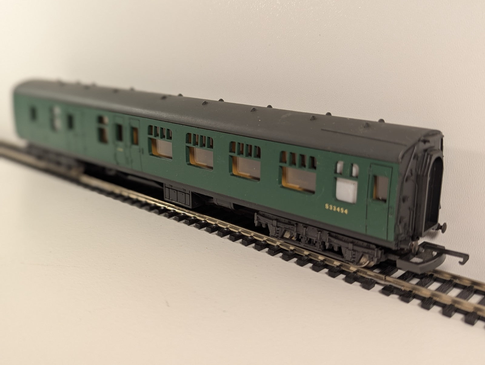 Lima OO Gauge BR Green Mk1 2nd Corridor Brake Coach S33454