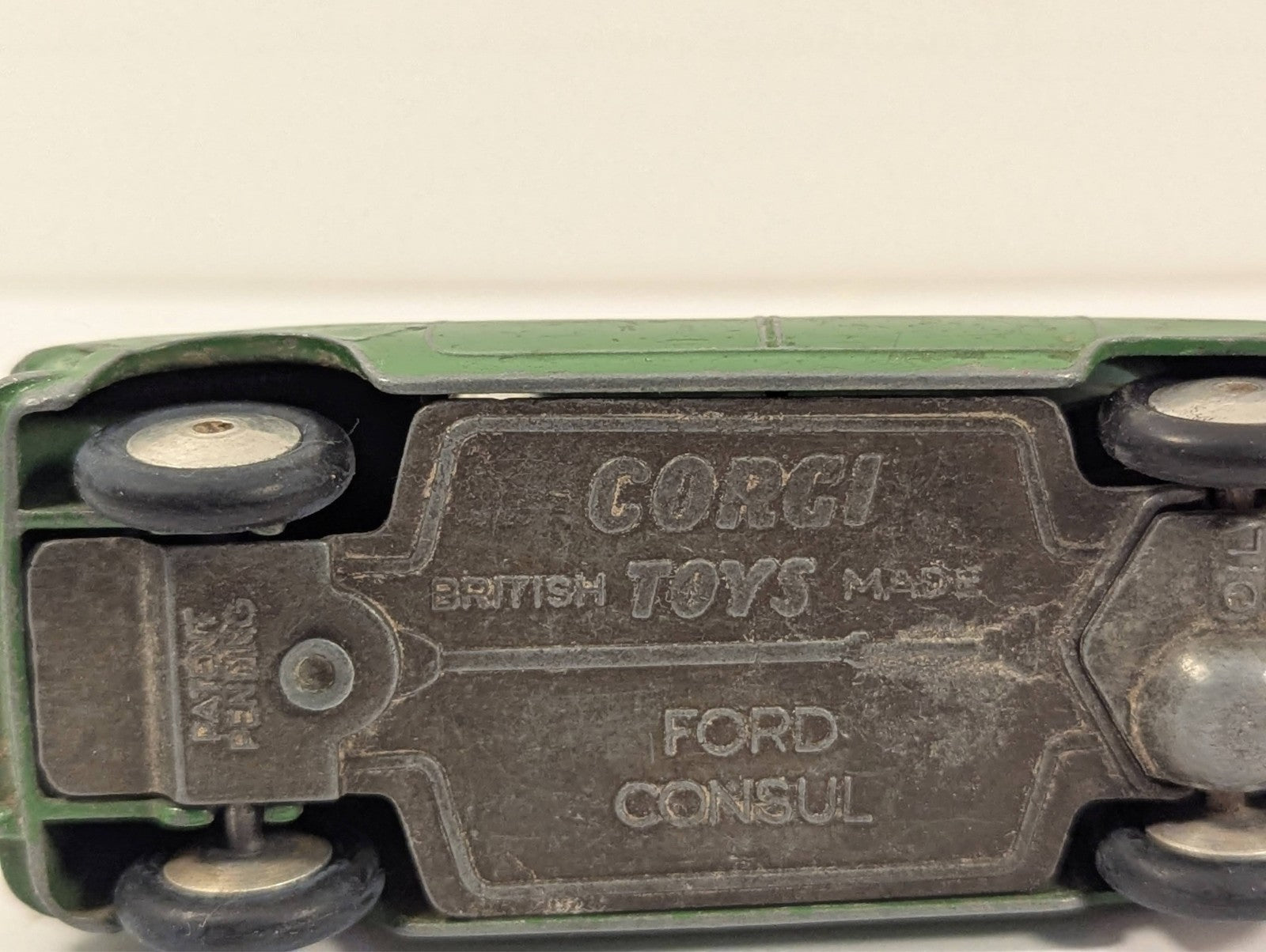 Corgi Toys 200 Ford Consul Saloon 1:43 Scale - Chipped Paint