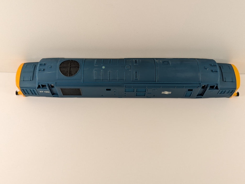 Hornby OO Gauge Class 37 Body Shell – Scratched Paint