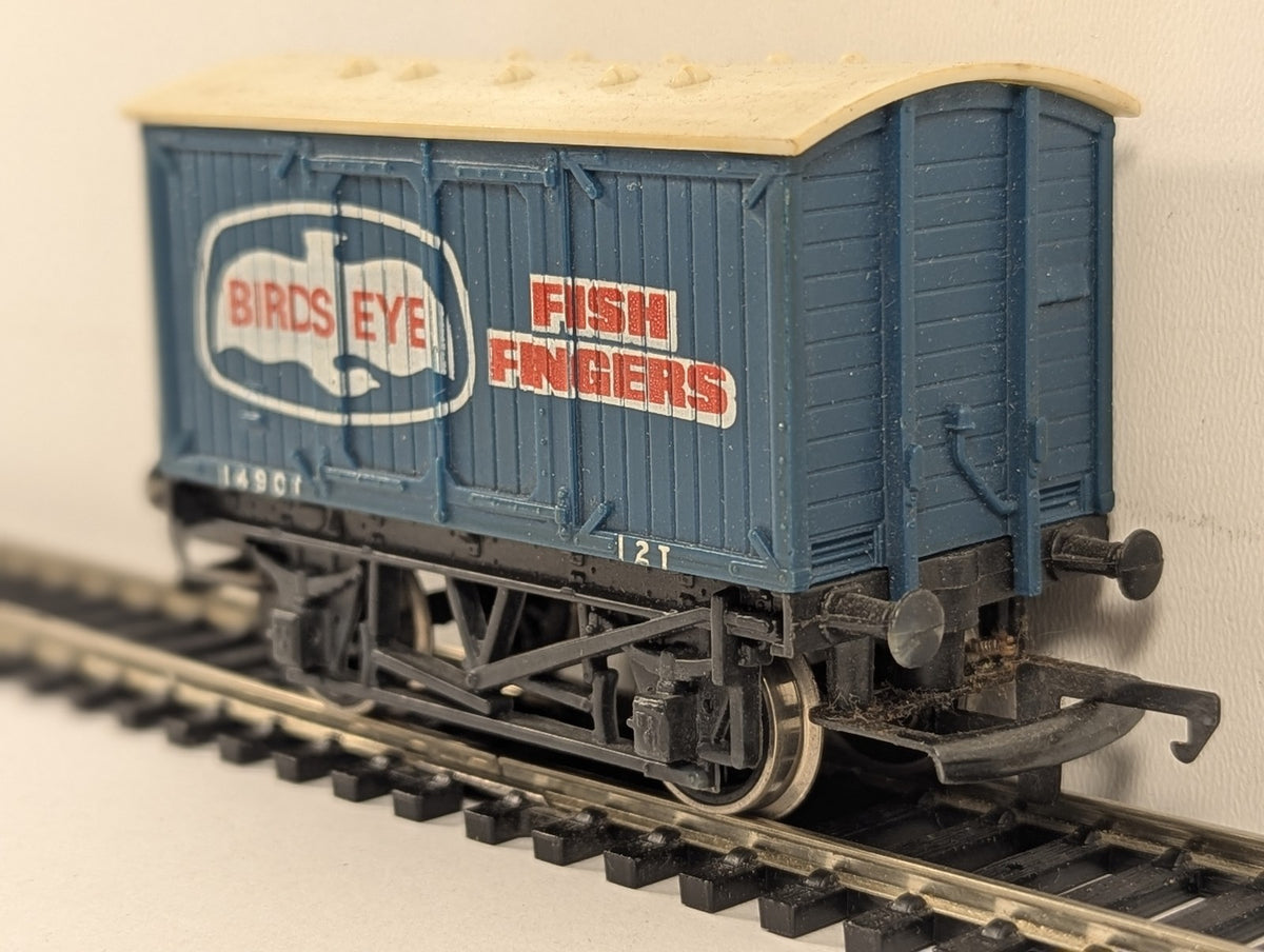 Hornby OO Gauge Birds Eye Fish Fingers Ventilated Van Goods Wagon 14901 R.116