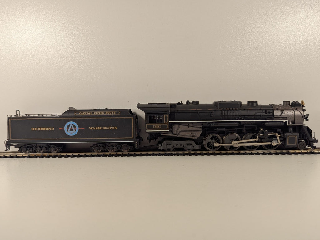 Rivarossi HO Gauge 2-8-4 Berkshire Steam Locomotive 574