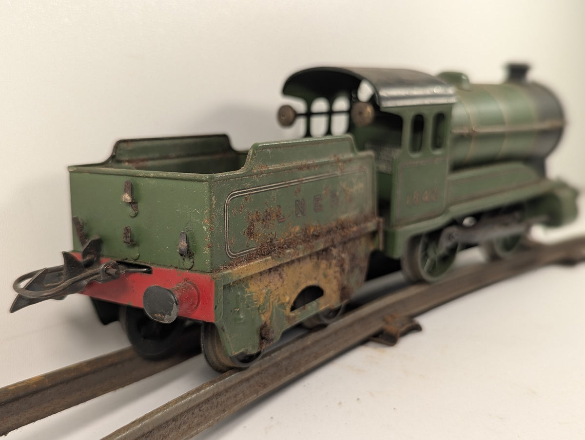 Hornby O Gauge No. 501 Locomotive and Tender Steam Locomotive 1842 LNER Green
