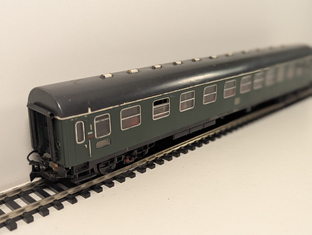 Liliput HO 896 00 DB Passenger Carriage